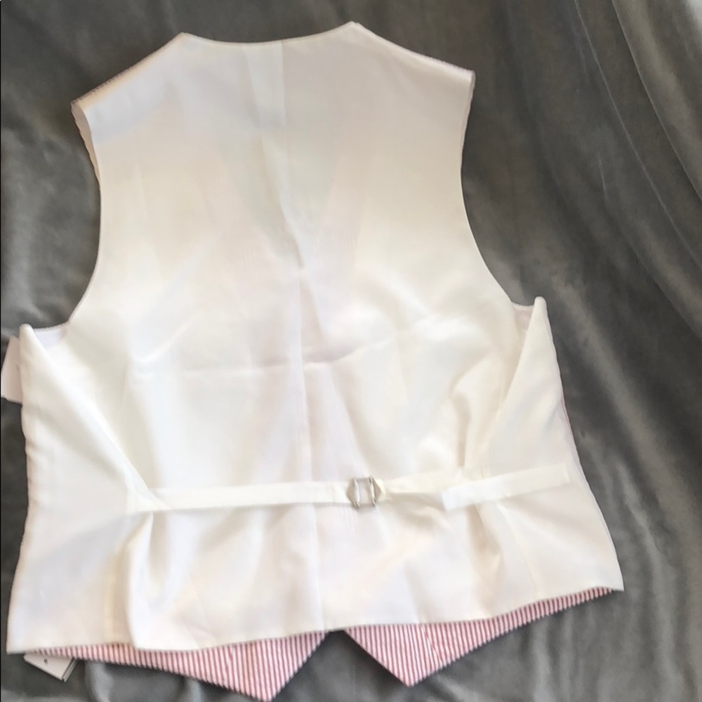 Red/white seersucker vest - Picture 4 of 4